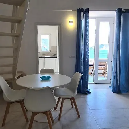 Immobiliare Turistcasa - Corso Umberto 111 * Ponza